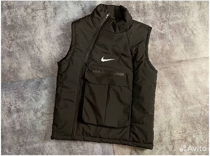 Безрукавка Nike