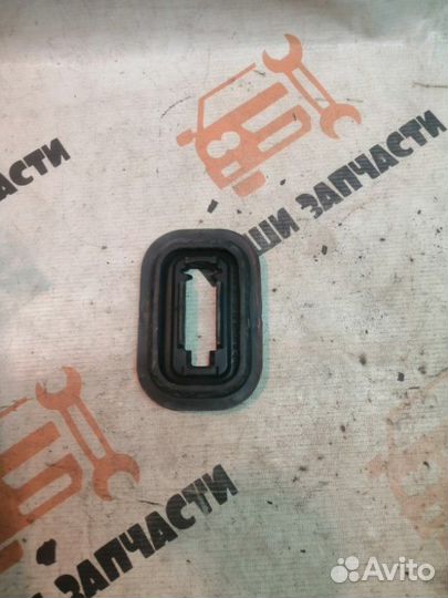 Уплотнитель кузова передний Bmw X5 E70 2007