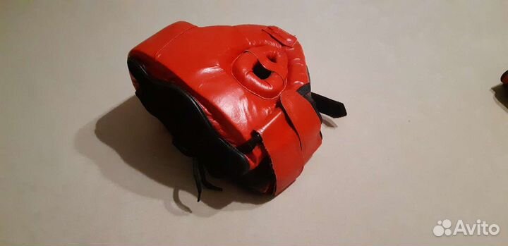 Шлем спортивный защитный