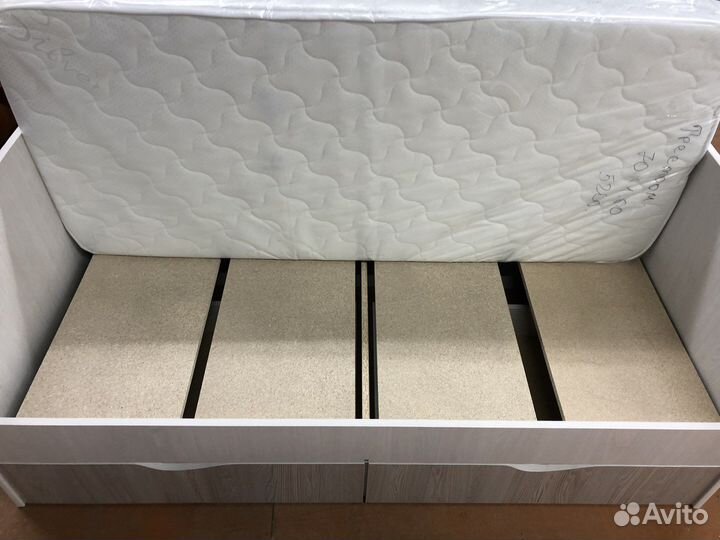 Детская кровать с матрасом новая