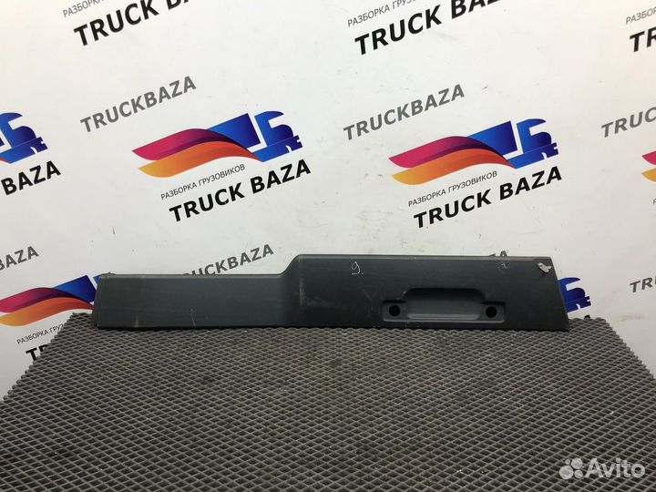 81629300157 Накладка потолка левая