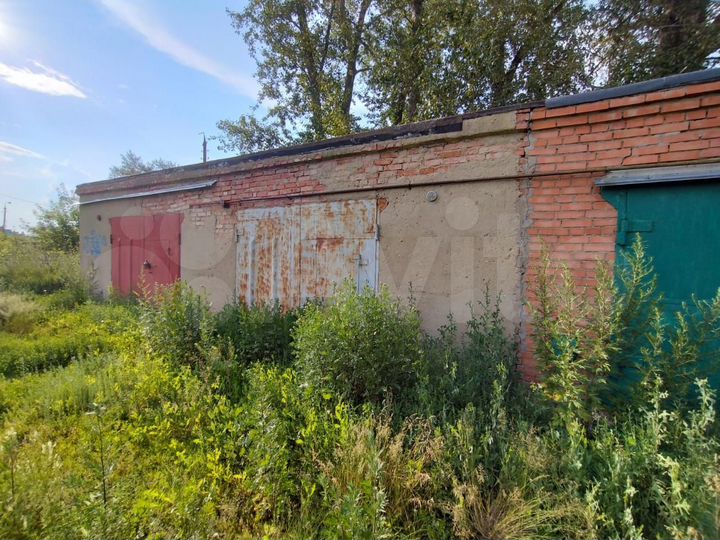 Гараж, > 30 м²