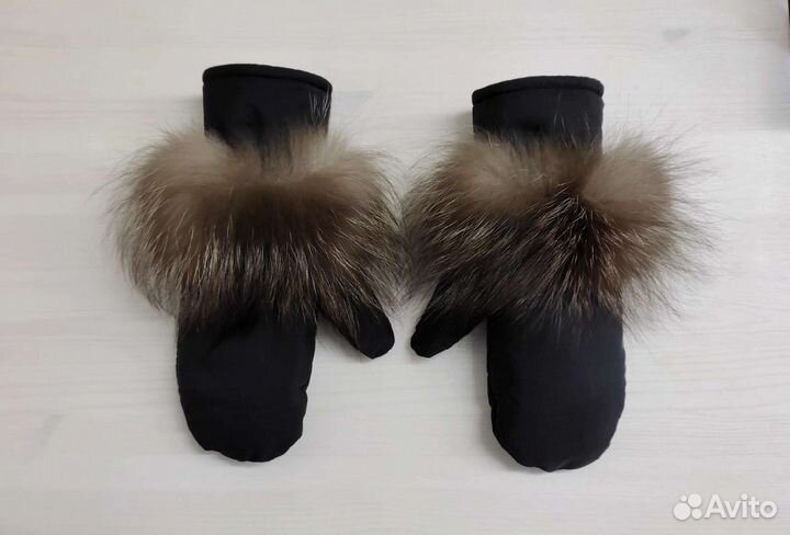 Рукавички женские