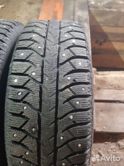 Bridgestone Ice Cruiser 7000S 225/65 R17 102T