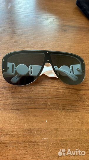 Солнцезащитные очки versace