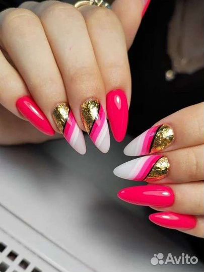 Наращивание ногтей, покрытие гель лаком, педикюр