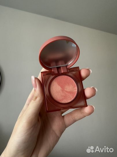Huda beauty румяна
