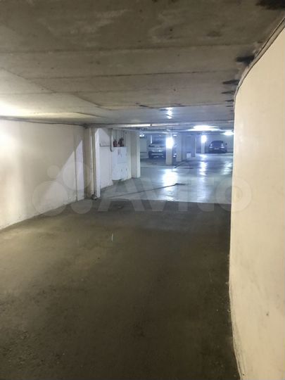 Машиноместо, 14 м²