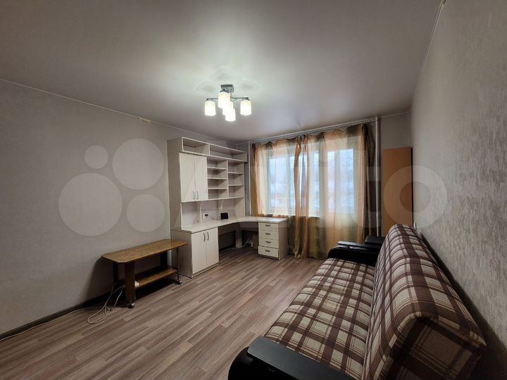 2-к. квартира, 50 м², 1/9 эт.