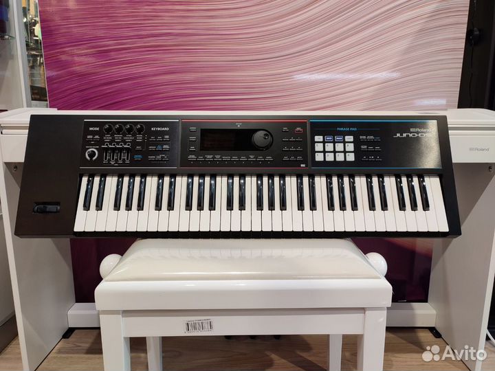 Цифровой синтезатор Roland Juno-DS 61