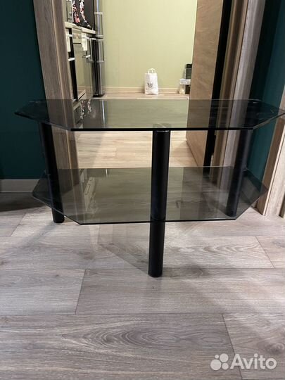 Стеклянная тумба