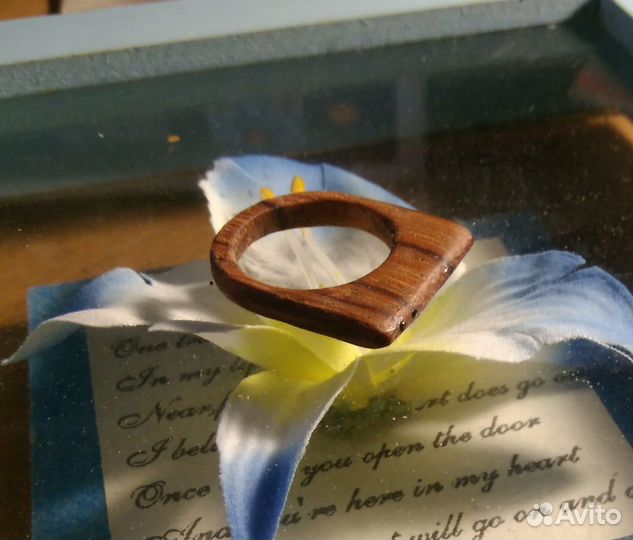 Кольцо из дерева