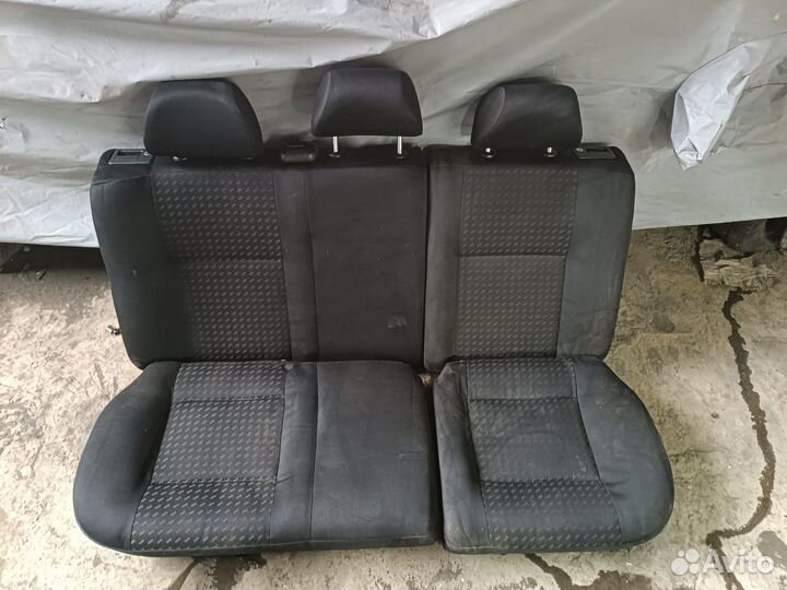 Сиденье заднее Volkswagen Jetta 4