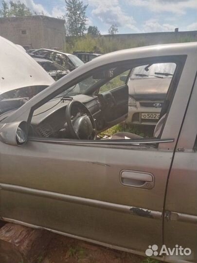 Дверь передняя Opel Vectra B 1997