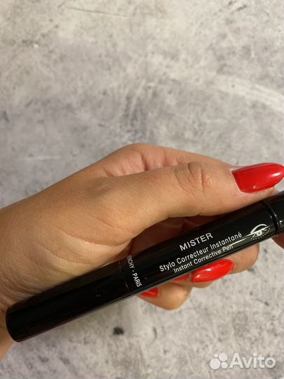 Корректор givenchy 140 mister