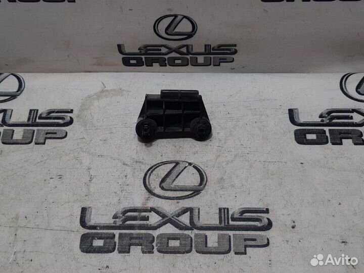 Кронштейн бампера лев. зад. Lexus GS300