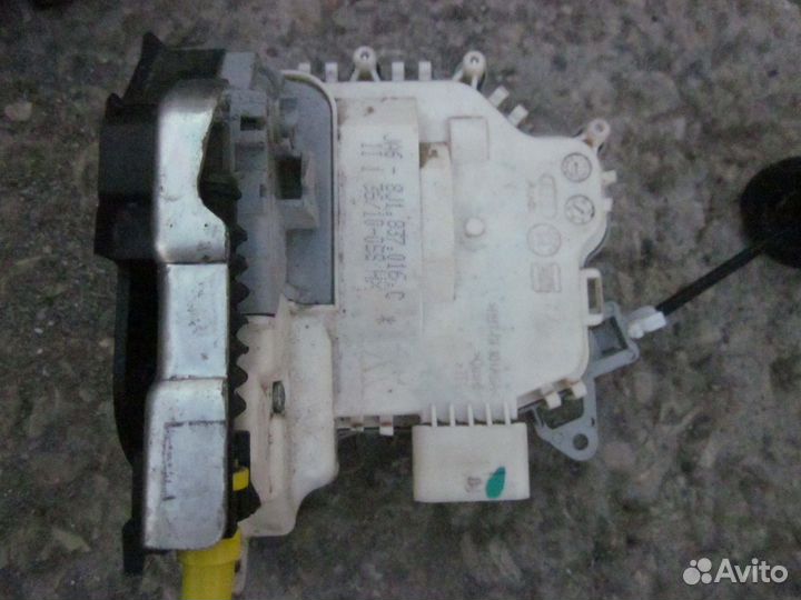 Audi a4 b8 замок двери передней правой