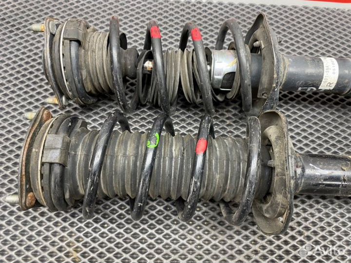 Стойки (амортизаторы) подвески передние Honda