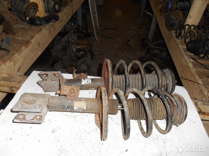 Стойка правая Peugeot 307 Пежо 307