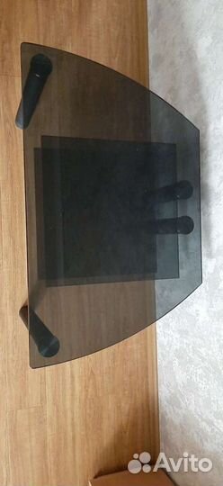 Стеклянная тумба под тв