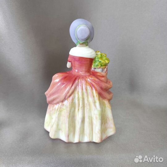 Статуэтка антикварная миниатюра Royal Doulton