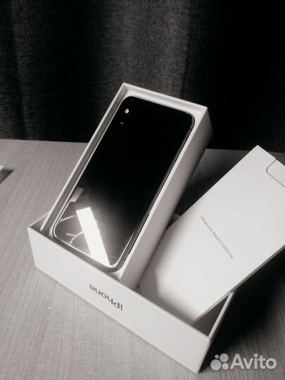 iPhone X, 64 ГБ