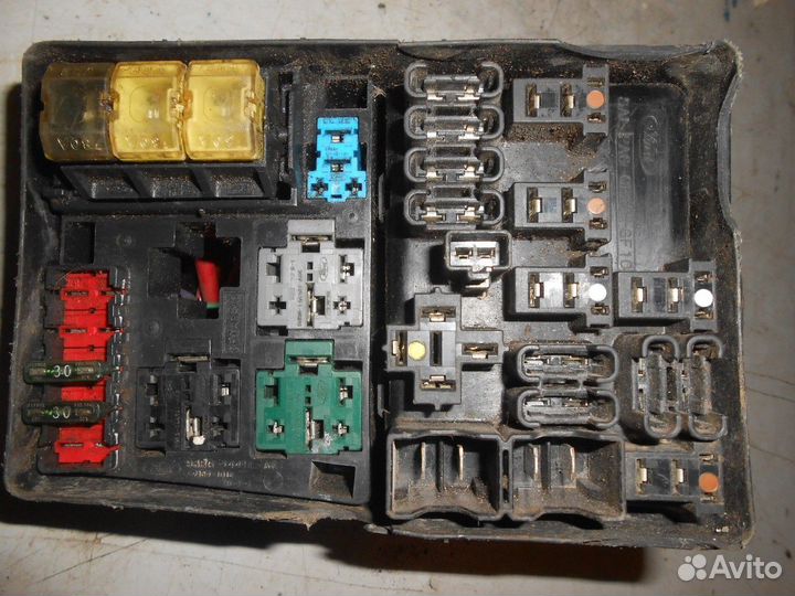 Блок предохранителей (Ford Mondeo)