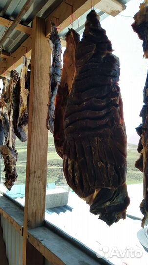 Сушено-вяленое мясо и колбаса с гор