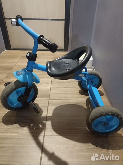 Детский трехколесный велосипед
