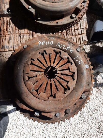 Маховик сцепление Renault Logan