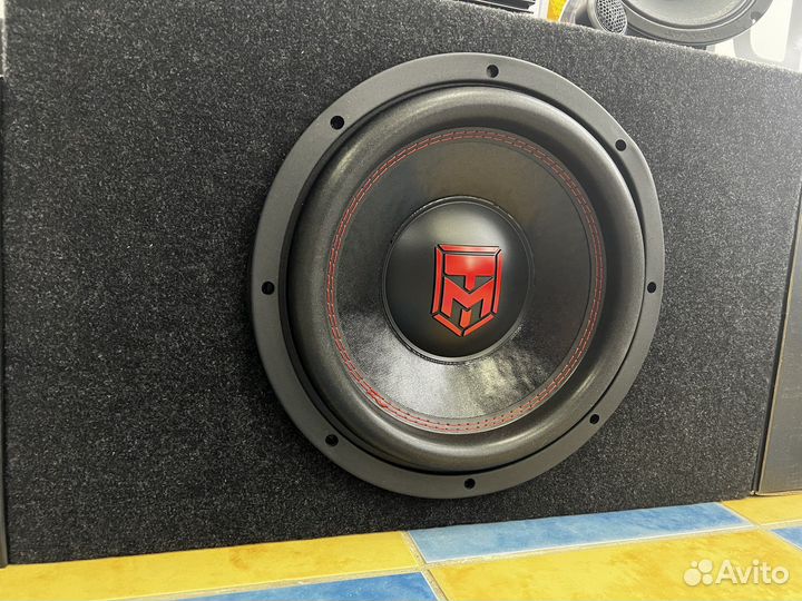 Комплект акустики в автомобиль