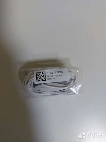 Коробка от Samsung A50 и наушники