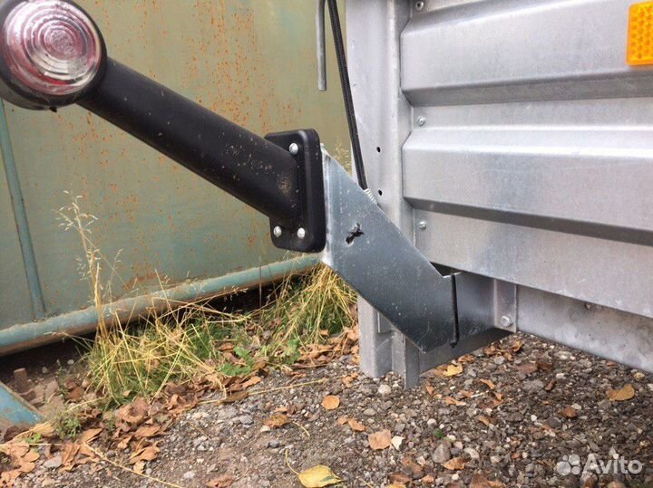 Кронштейн контурного фонаря прицепа мзса 817716/8