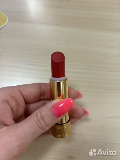 Помада Gucci Goldie Red