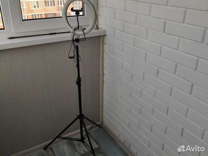 Кольцевая лампа со штативом