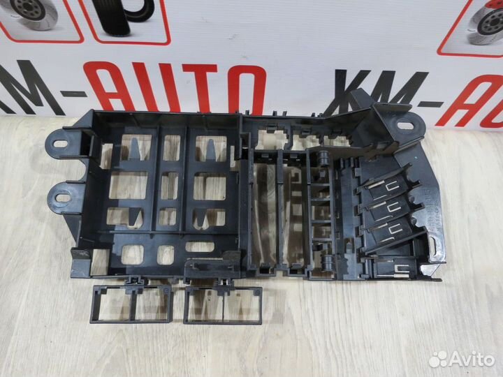 Корпус блока предохранителей Audi A6 Allroad