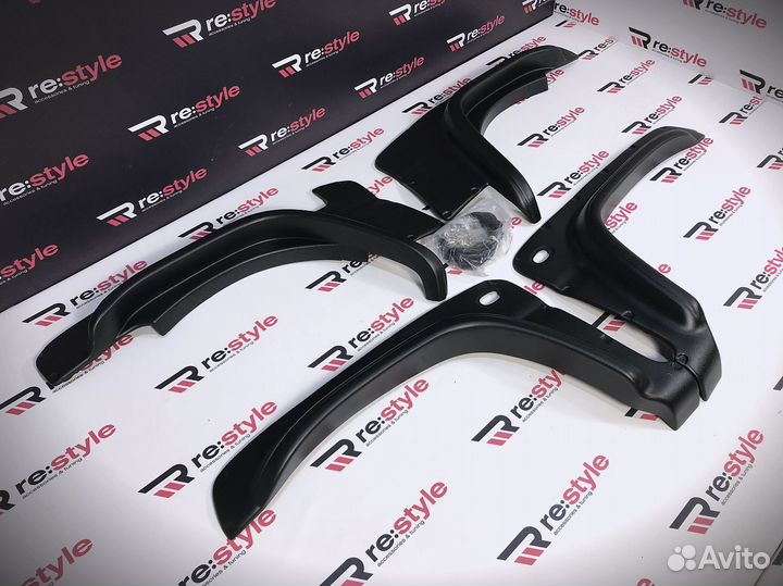 Фендера Suzuki Jimny