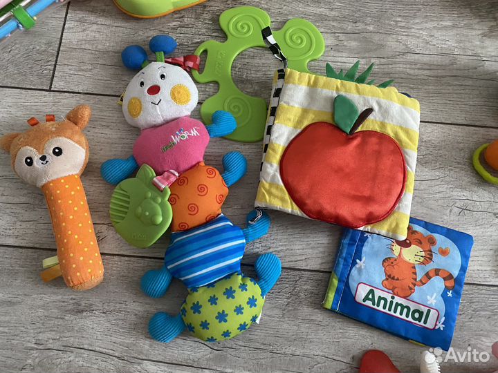 Игрушки для малыша пакетом