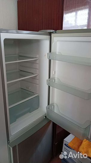 Холодильник Samsung RL-21 dcas, надо залить фрион