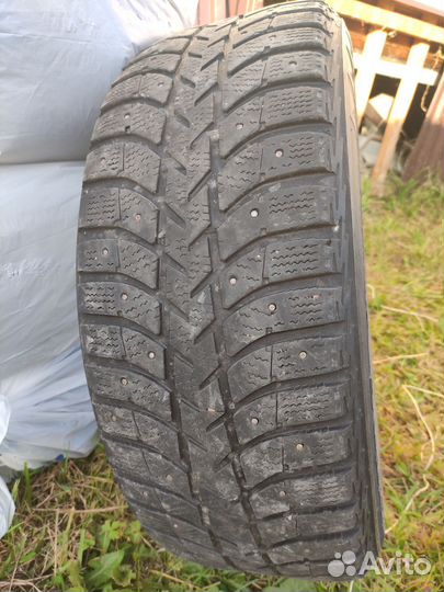 Bridgestone Ice Cruiser 5000 215/60 R16 95T