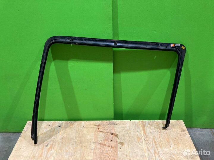 Рамка стекла двери MAN TGX