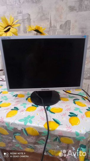 Монитор Samsung