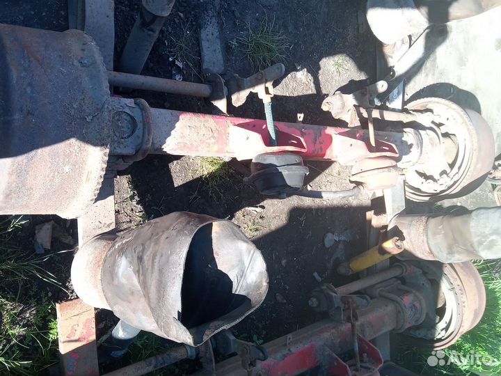 Ось на полуприцеп