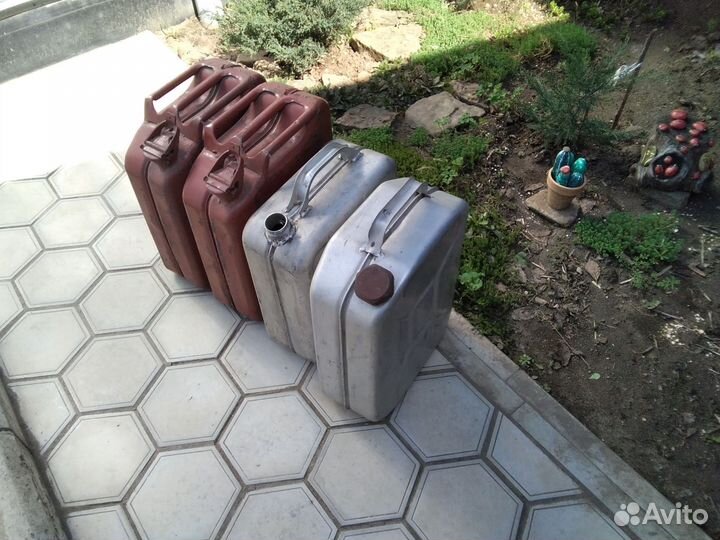 Канистры 20л