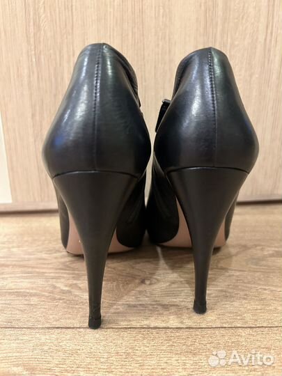 Кожаные ботильоны prada