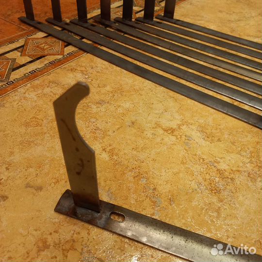 Крепление для чугунного радиатора, батареи