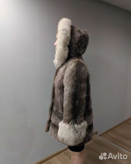 Шуба из нутрии с капюшоном
