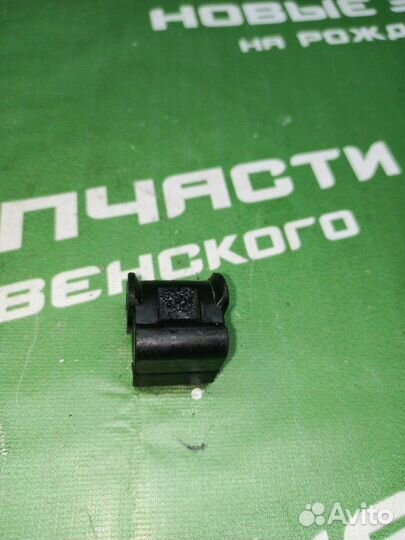 Втулка стабилизатора Volkswagen Golf 1998