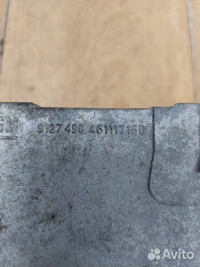 Кронштейн двигателя правый Opel Corsa C Z12XEP