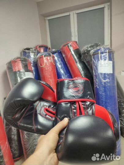 Перчатки для единоборств